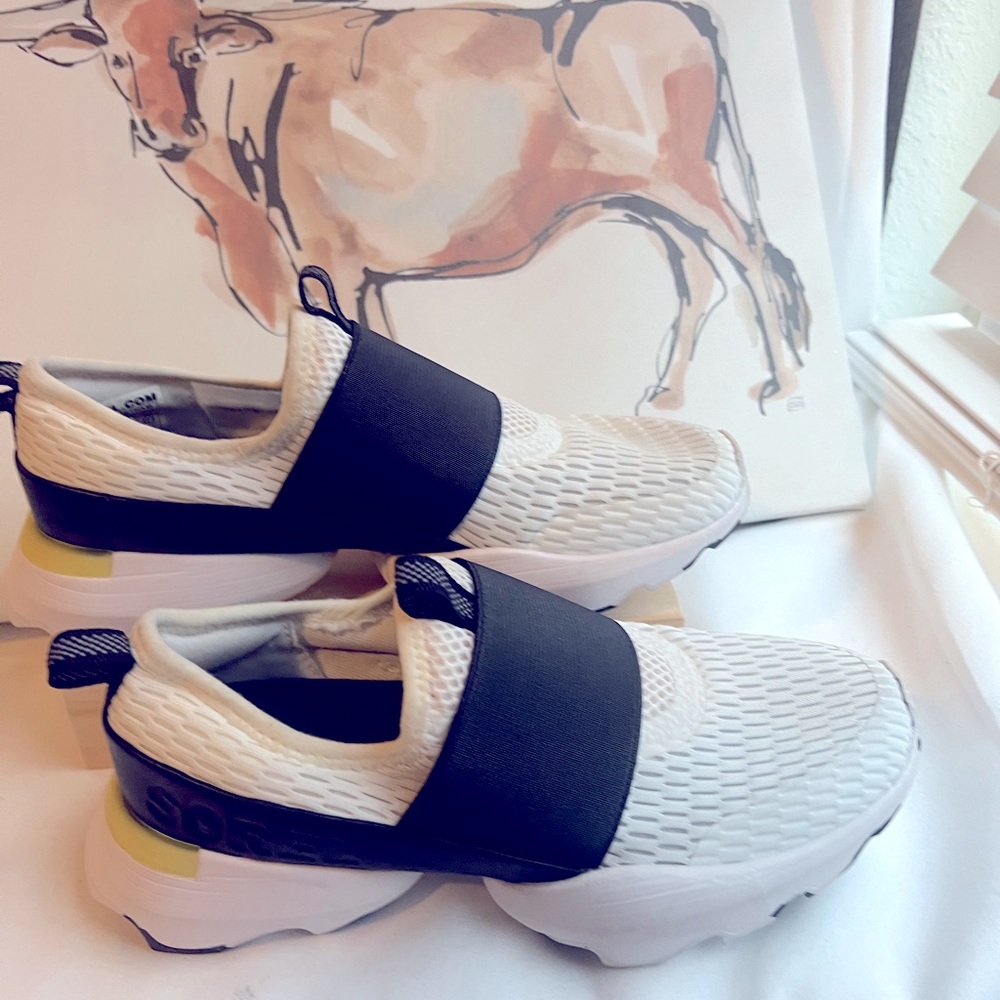 New! Sorel Women’s Kinetic Impact Strap Shoes Size 5.5